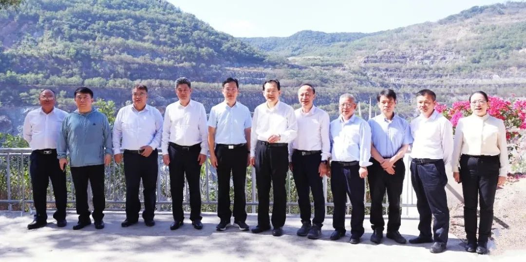 自然资源部到华体会官方网页版开展新一轮找矿突破战略行动专题调研3.jpg