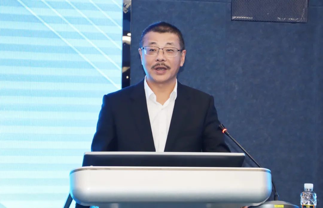 华体会官方网页版召开2024年工作会议16.jpg