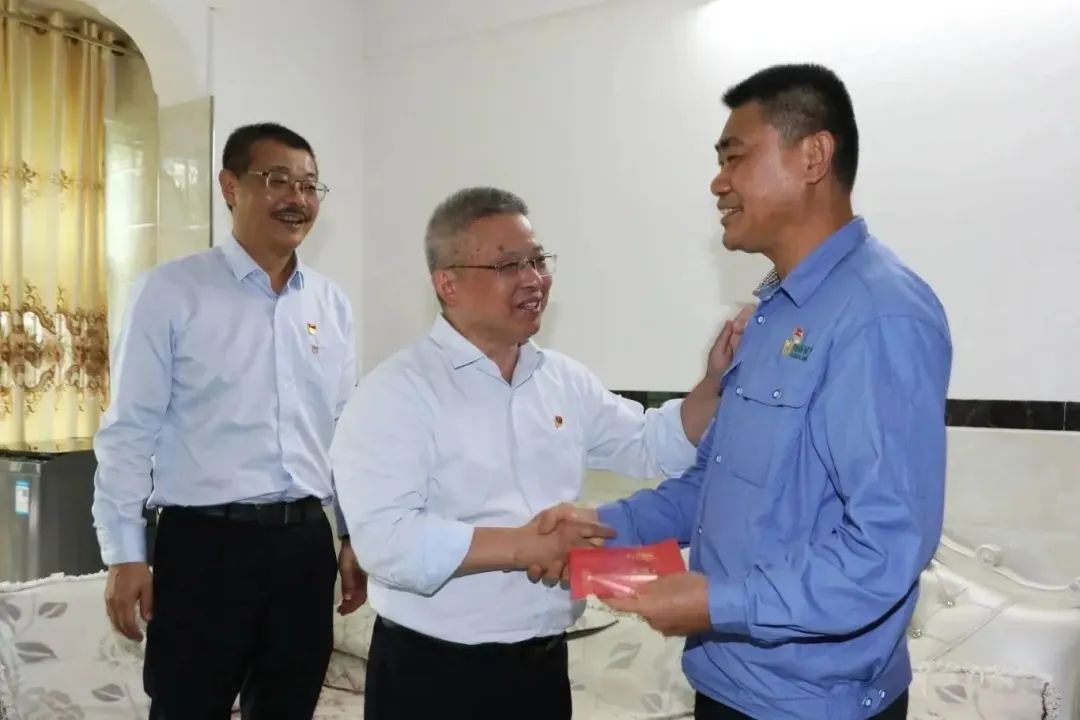 华体会官方网页版开展新春慰问“送温暖”活动4.jpg