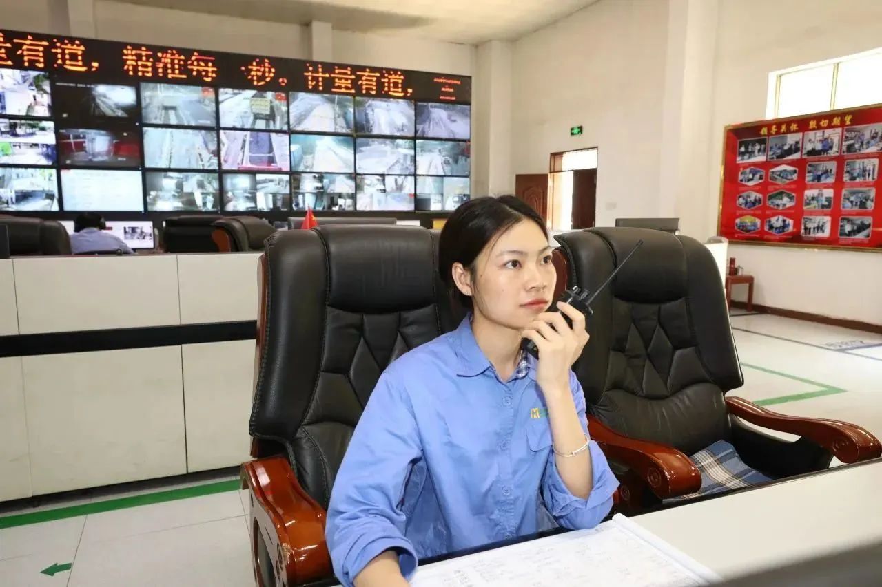致敬“她”力量 华体会官方网页版开展“国际妇女节”系列活动3_20240309154103.jpg