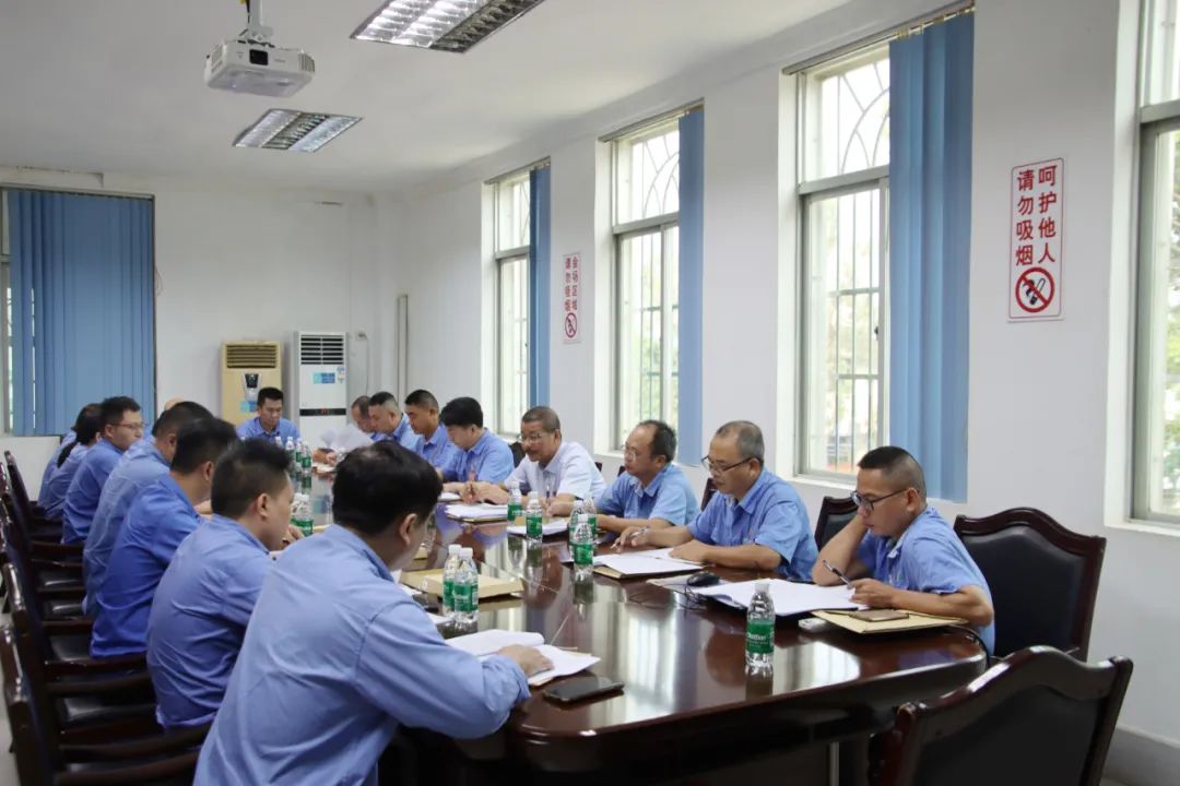 华体会官方网页版召开第四届职工代表大会第一次会议6.jpg