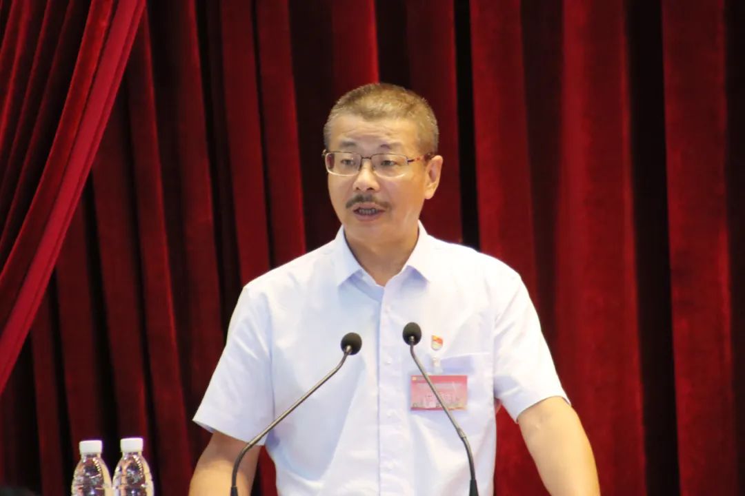 华体会官方网页版召开第四届职工代表大会第一次会议8.jpg