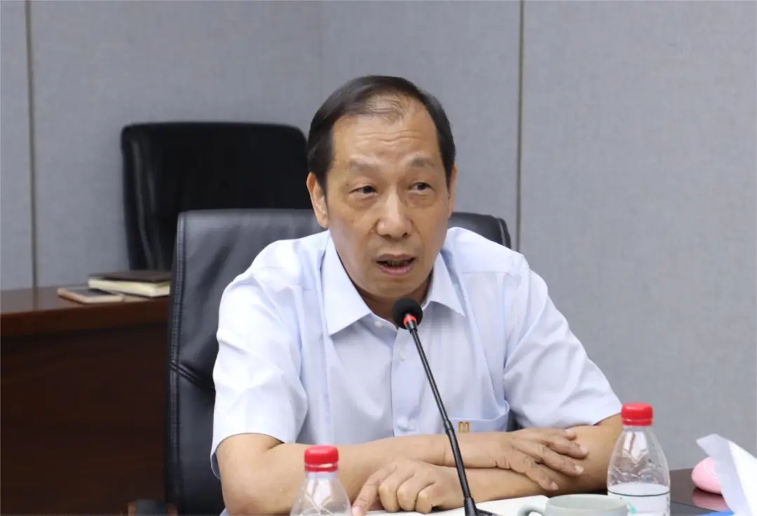 华体会官方网页版召开“安全生产月”动员大会2.webp_副本.jpg